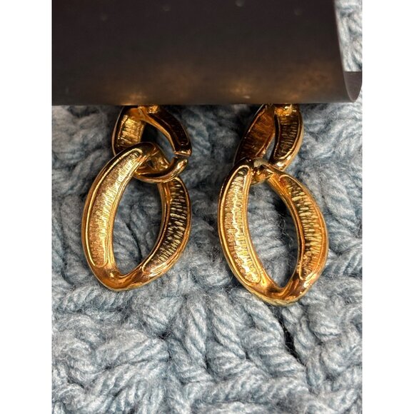 Chain Dangle Earrings Goldtone Dark Pink Enamel 1.5 inches - Picture 3 of 3